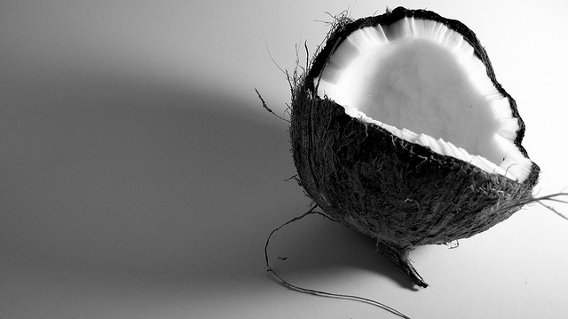 Read more about the article 10 (Non-Food) Ways to Use Coconut Oil