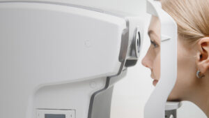 Read more about the article What to do after your eye surgery lasik